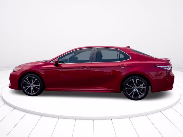 2020 Supersonic Red Toyota Camry SE FWD Sedan