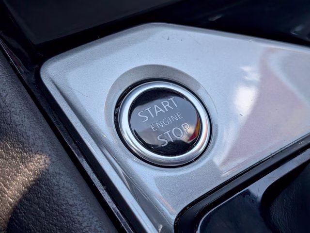 2024 Gun Metallic Nissan Altima 2.5 SV FWD Sedan