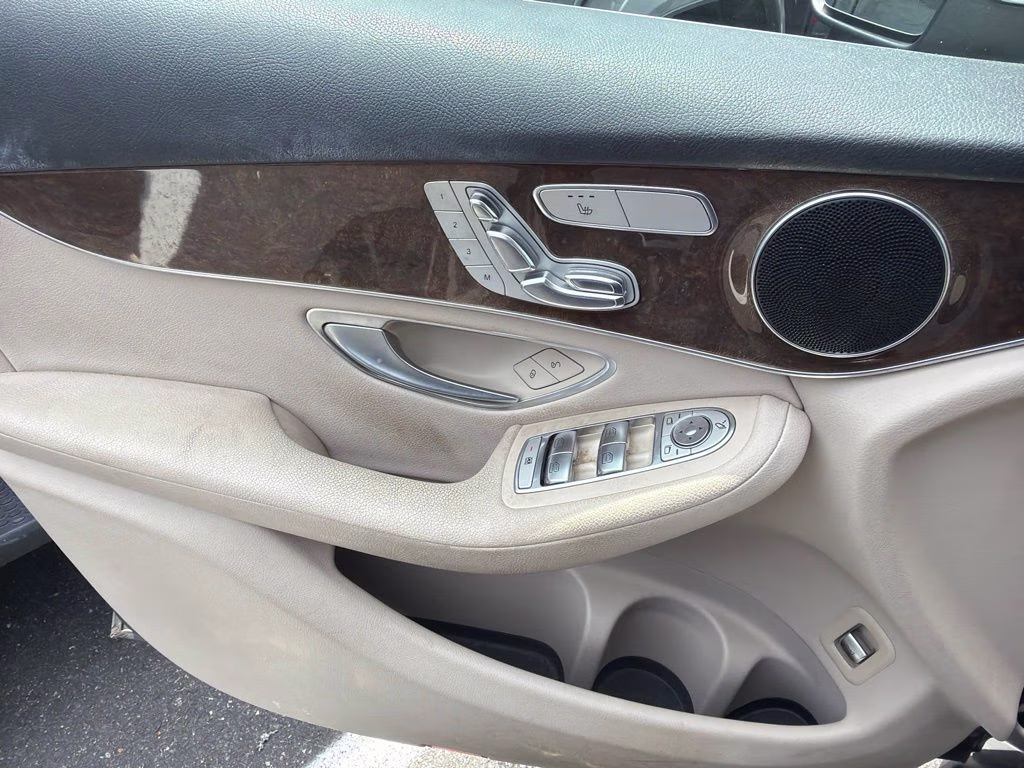 2016 Selenite Gray Metallic Mercedes-Benz GLC GLC 300 RWD SUV