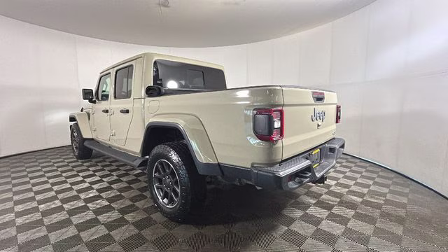 2020 Gobi Clearcoat Jeep Gladiator Overland 4X4 Truck