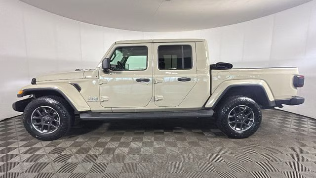 2020 Gobi Clearcoat Jeep Gladiator Overland 4X4 Truck