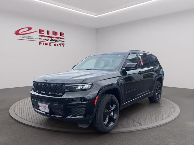 2024 Diamond Black Crystal Pearlcoat Jeep Grand Cherokee L Altitude 4X4 SUV
