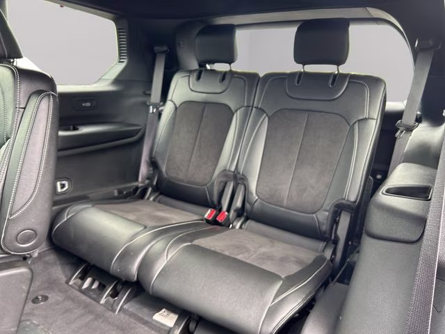 2024 Diamond Black Crystal Pearlcoat Jeep Grand Cherokee L Altitude 4X4 SUV