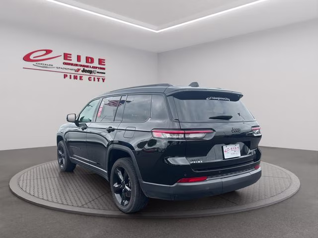 2024 Diamond Black Crystal Pearlcoat Jeep Grand Cherokee L Altitude 4X4 SUV