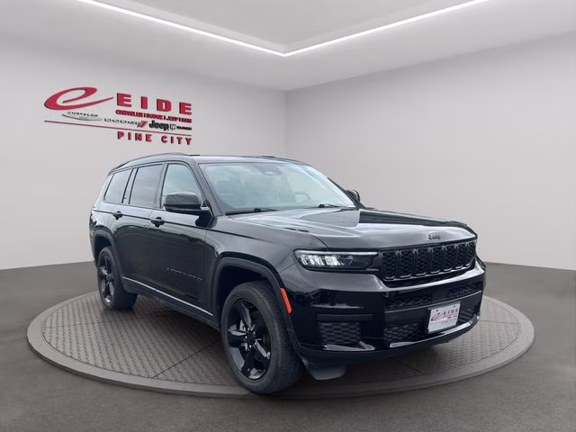2024 Diamond Black Crystal Pearlcoat Jeep Grand Cherokee L Altitude 4X4 SUV
