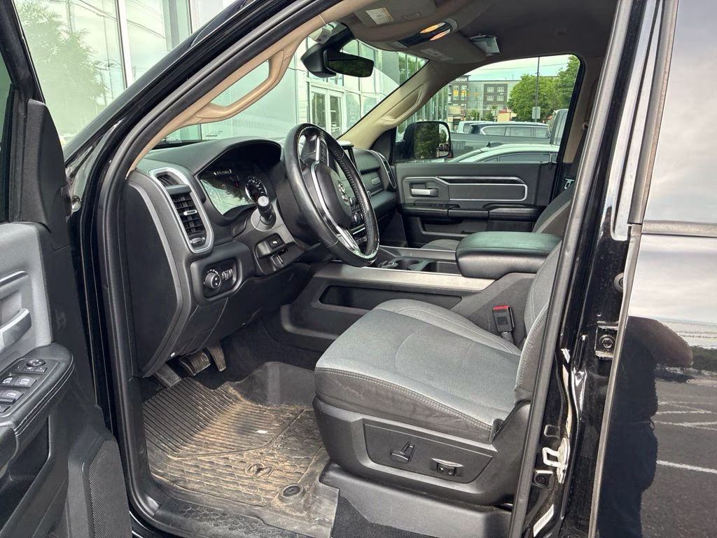 2019 Diamond Black Crystal Pearlcoat Ram 2500 Big Horn 4X4 Truck