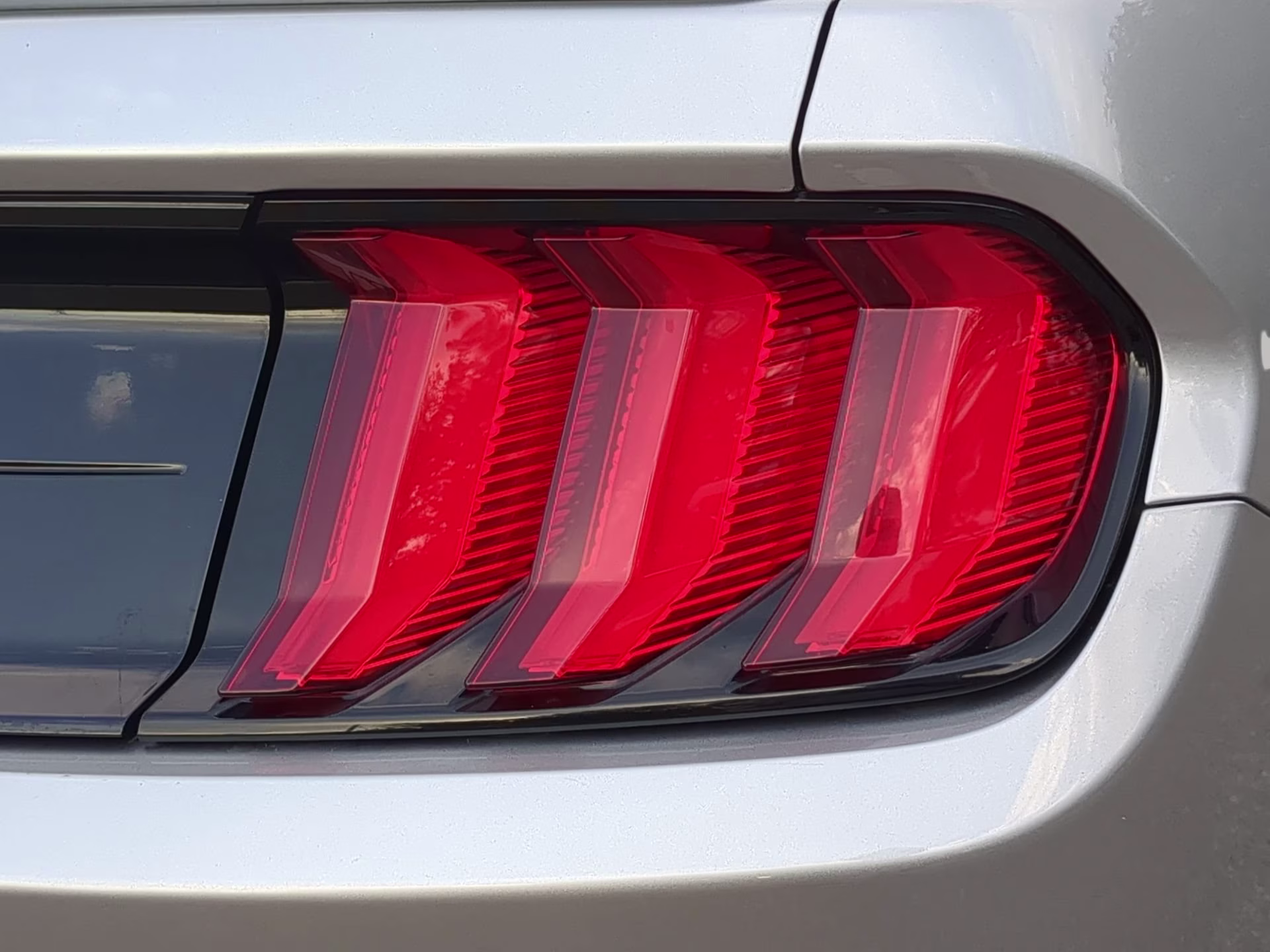 2020 Iconic Silver Metallic Ford Mustang EcoBoost Premium RWD Convertible