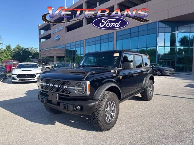 2025 Shadow Black Ford Bronco Badlands 4X4 Convertible