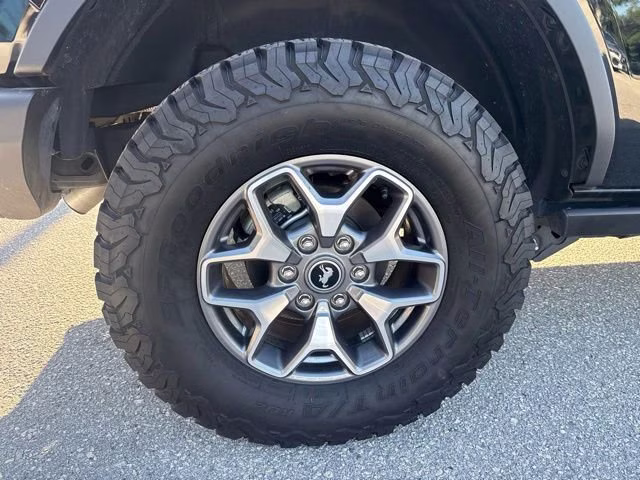 2025 Shadow Black Ford Bronco Badlands 4X4 Convertible