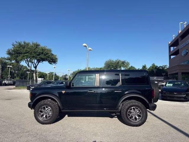 2025 Shadow Black Ford Bronco Badlands 4X4 Convertible