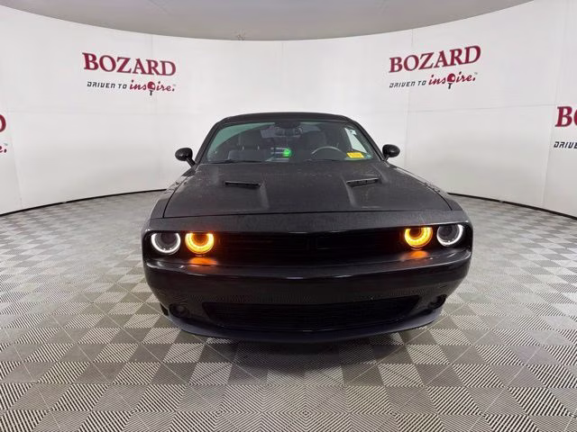 2016 Pitch Black Clearcoat Dodge Challenger SXT RWD Coupe