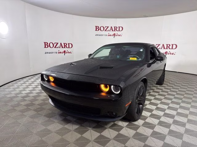 2016 Pitch Black Clearcoat Dodge Challenger SXT RWD Coupe
