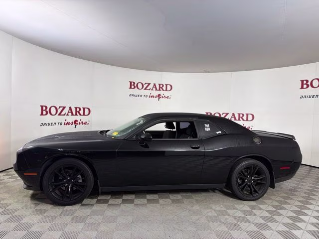 2016 Pitch Black Clearcoat Dodge Challenger SXT RWD Coupe