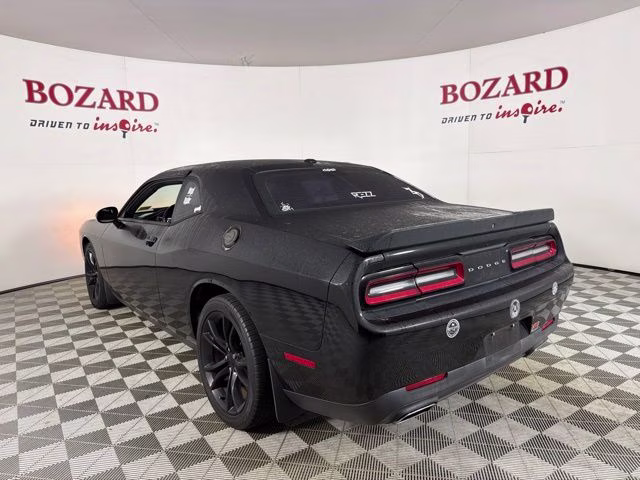 2016 Pitch Black Clearcoat Dodge Challenger SXT RWD Coupe