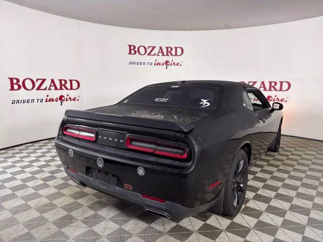 2016 Pitch Black Clearcoat Dodge Challenger SXT RWD Coupe