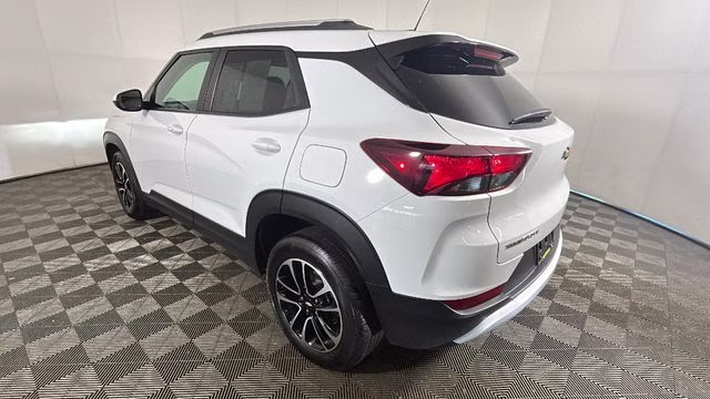 2024 Summit White Chevrolet Trailblazer LT FWD SUV
