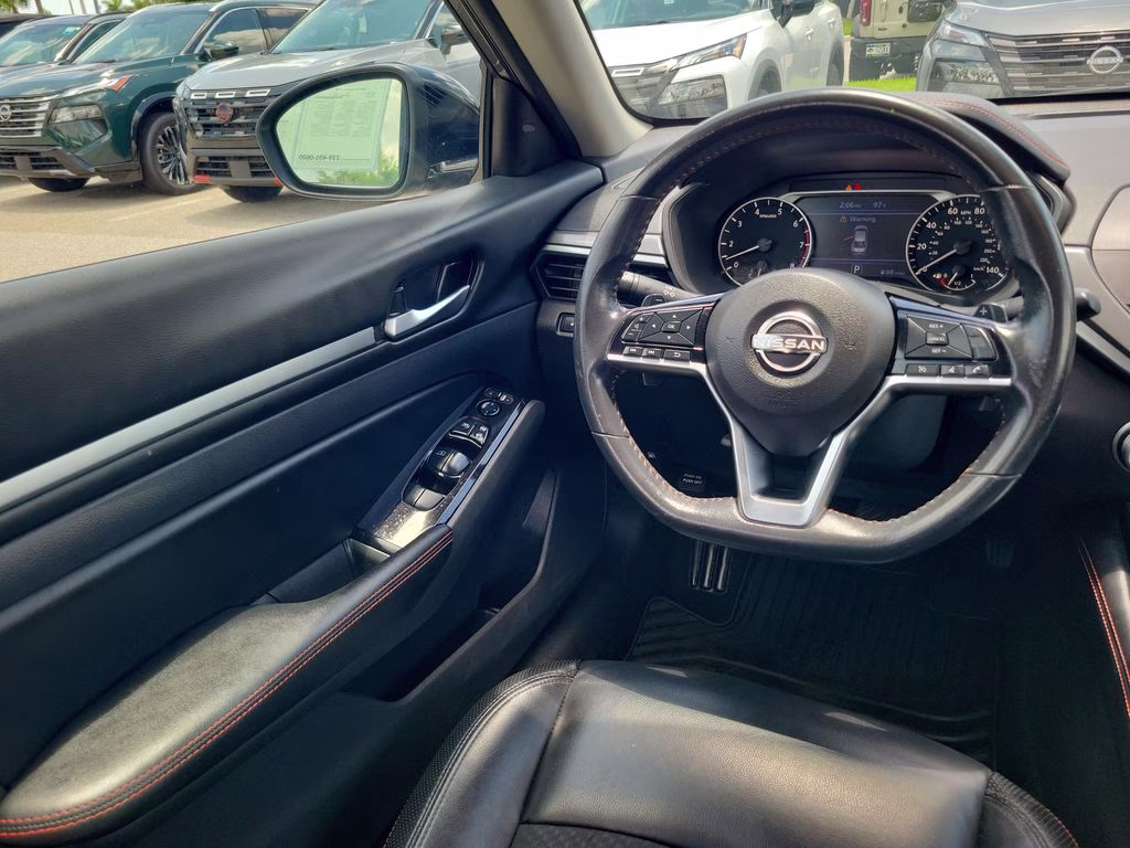 2024 Gun Metallic Nissan Altima 2.5 SR FWD Sedan
