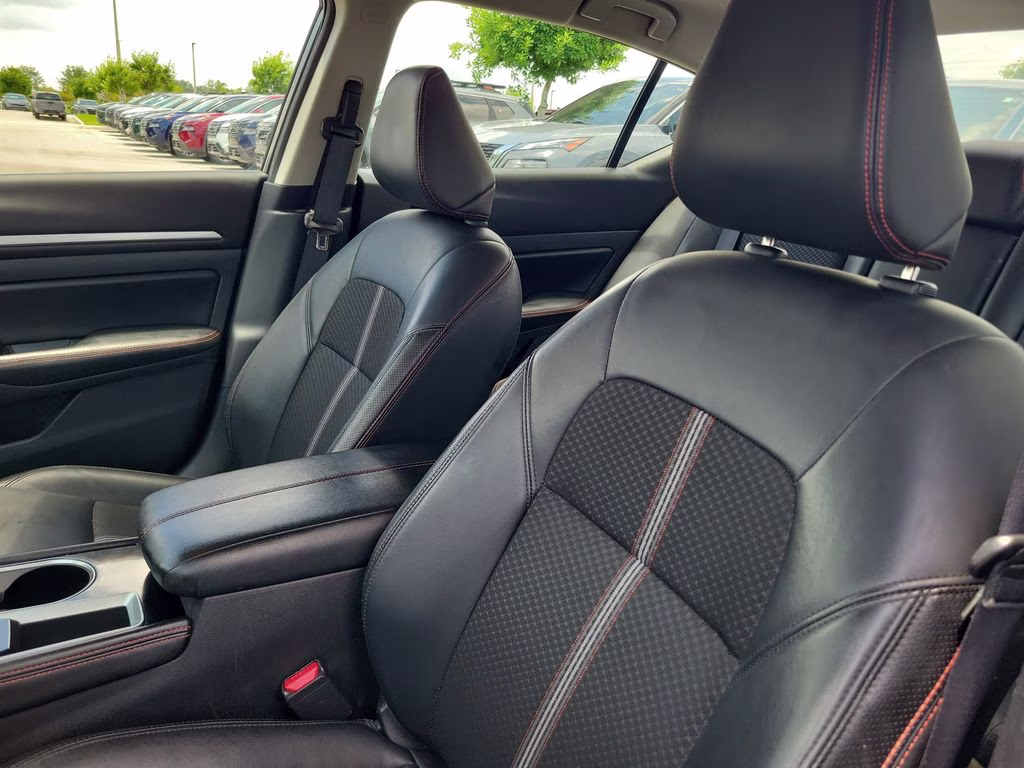 2024 Gun Metallic Nissan Altima 2.5 SR FWD Sedan