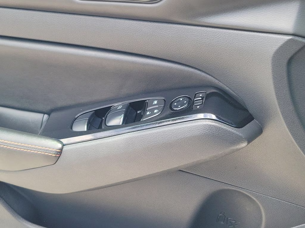 2024 Gun Metallic Nissan Altima 2.5 SR FWD Sedan