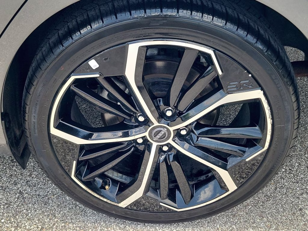 2024 Gun Metallic Nissan Altima 2.5 SR FWD Sedan