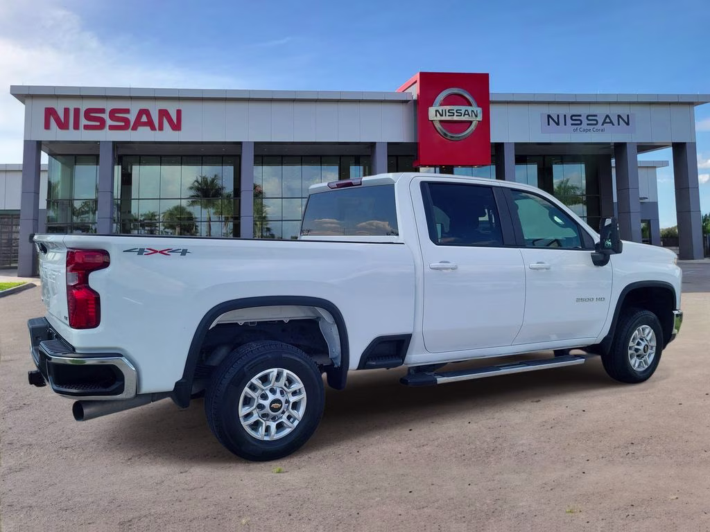 2025 Summit White Chevrolet Silverado 2500HD LT 4X4 Truck