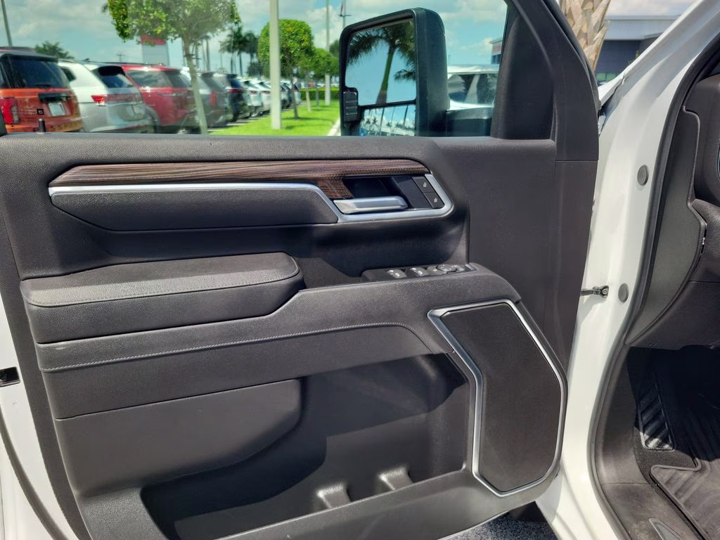 2025 Summit White Chevrolet Silverado 2500HD LT 4X4 Truck