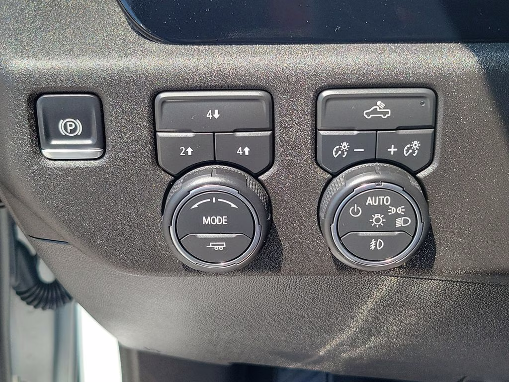 2025 Summit White Chevrolet Silverado 2500HD LT 4X4 Truck