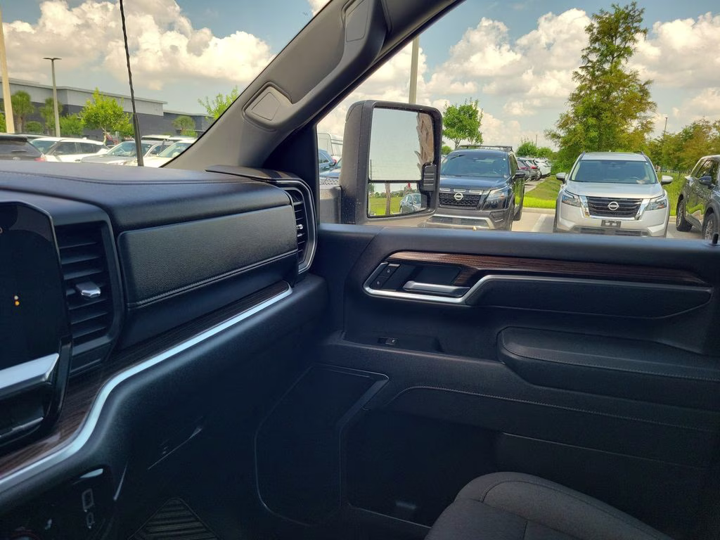 2025 Summit White Chevrolet Silverado 2500HD LT 4X4 Truck