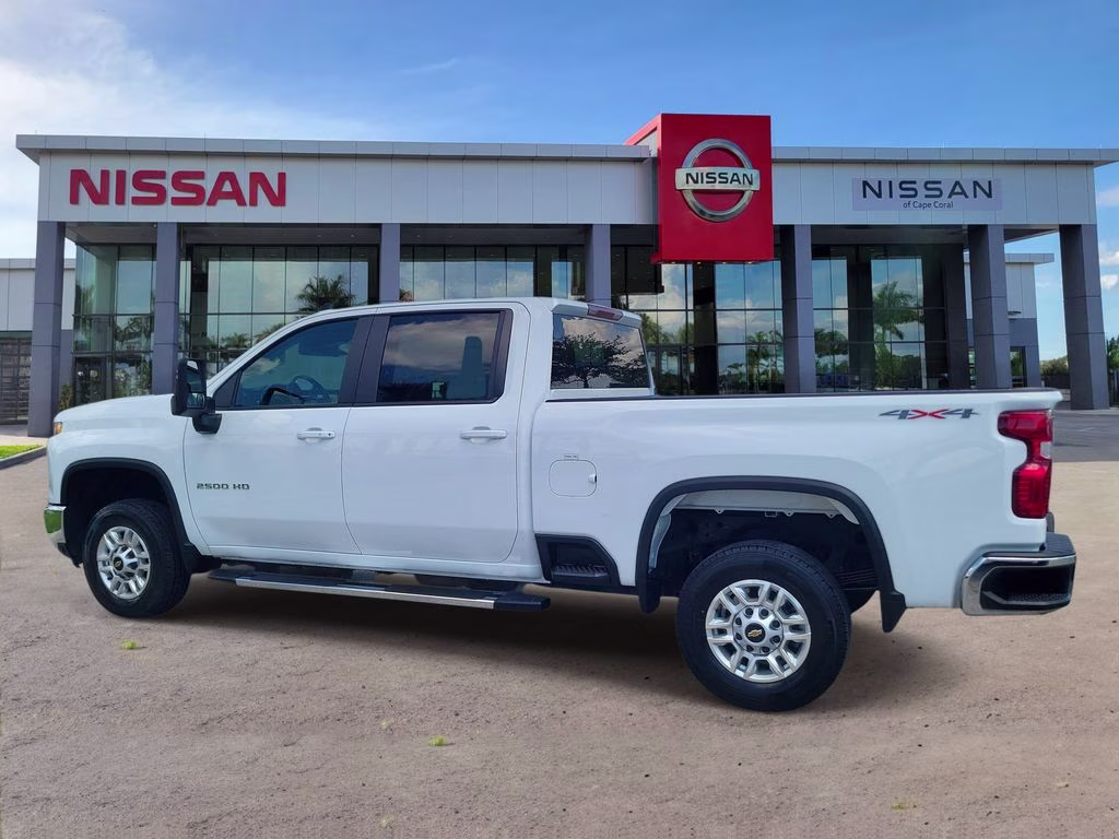 2025 Summit White Chevrolet Silverado 2500HD LT 4X4 Truck