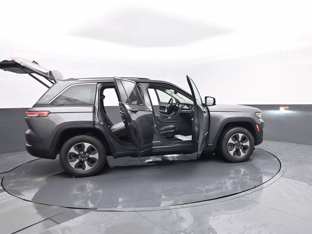 2022 Baltic Gray Metallic Clearcoat Jeep Grand Cherokee 4xe 4X4 SUV