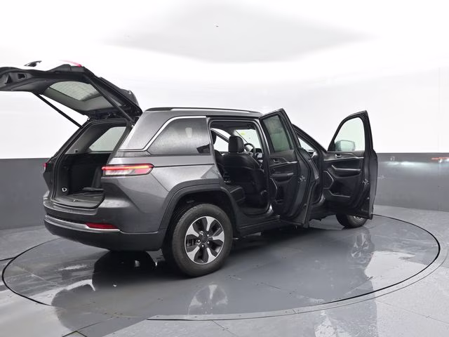 2022 Baltic Gray Metallic Clearcoat Jeep Grand Cherokee 4xe 4X4 SUV