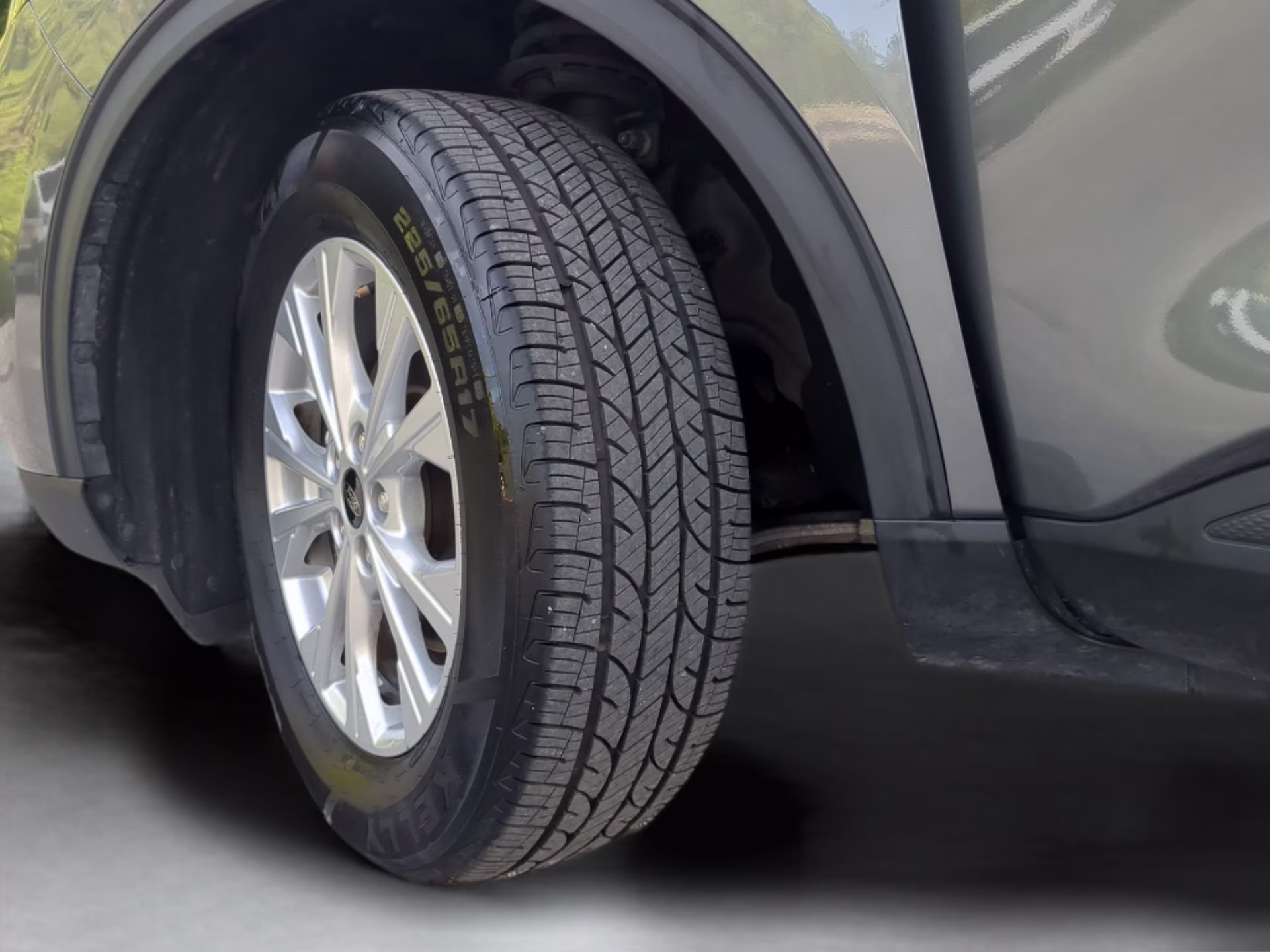 2024 Carbonized Gray Metallic Ford Escape Active FWD SUV