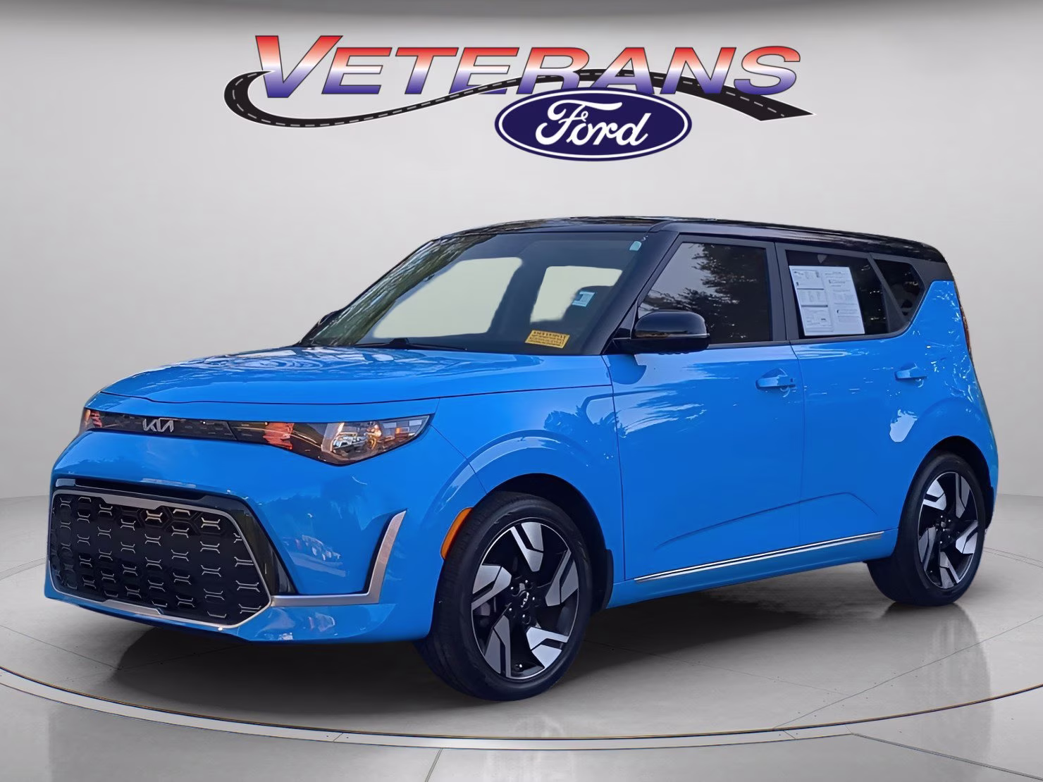 2024 Surf Blue W/Black Roof Kia Soul GT-Line FWD Hatchback