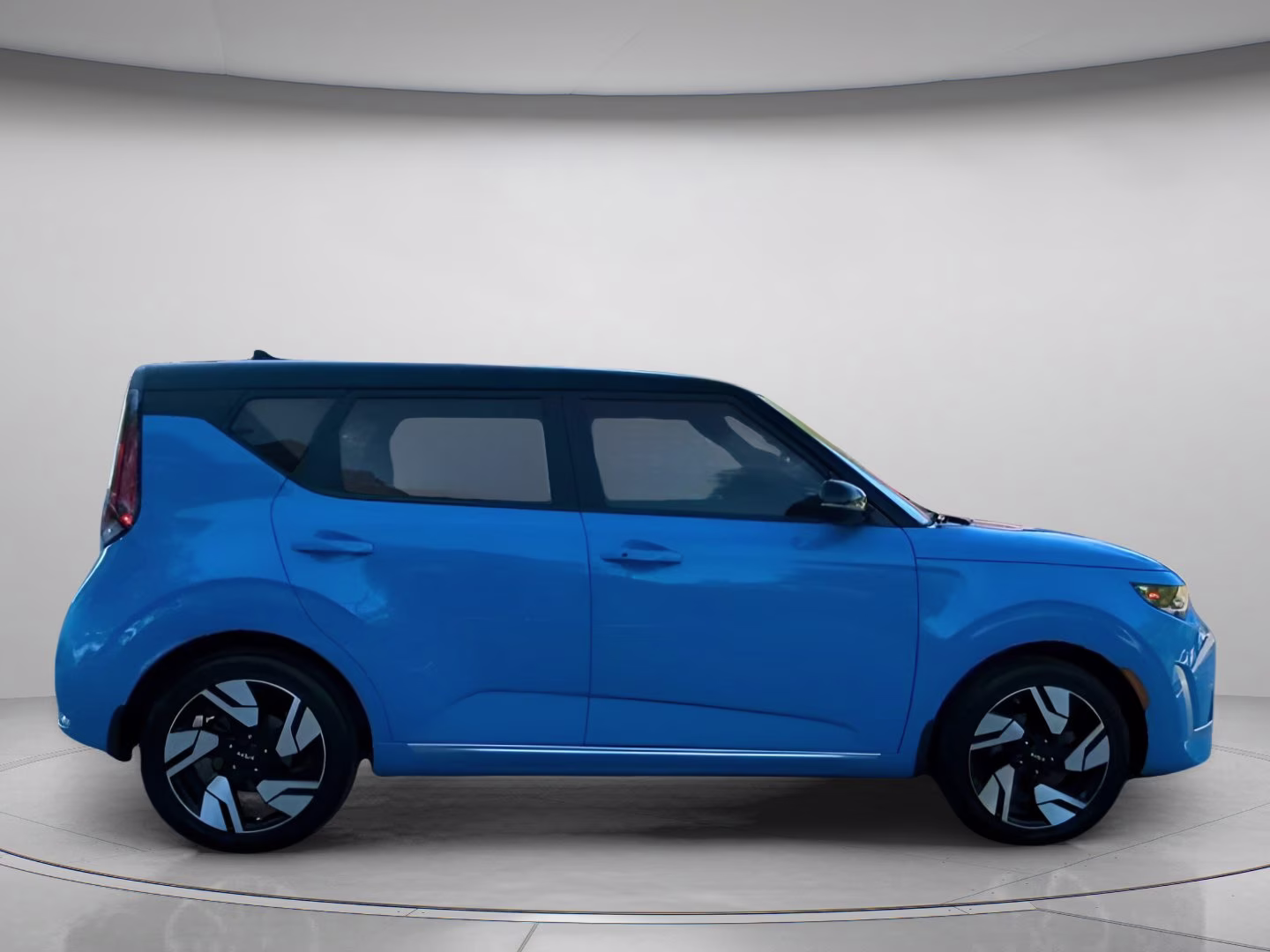 2024 Surf Blue W/Black Roof Kia Soul GT-Line FWD Hatchback