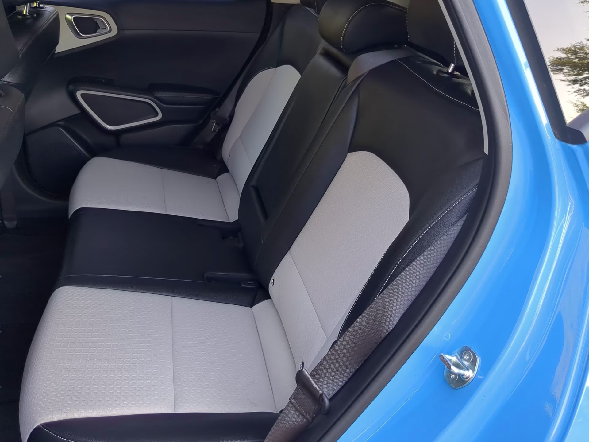 2024 Surf Blue W/Black Roof Kia Soul GT-Line FWD Hatchback