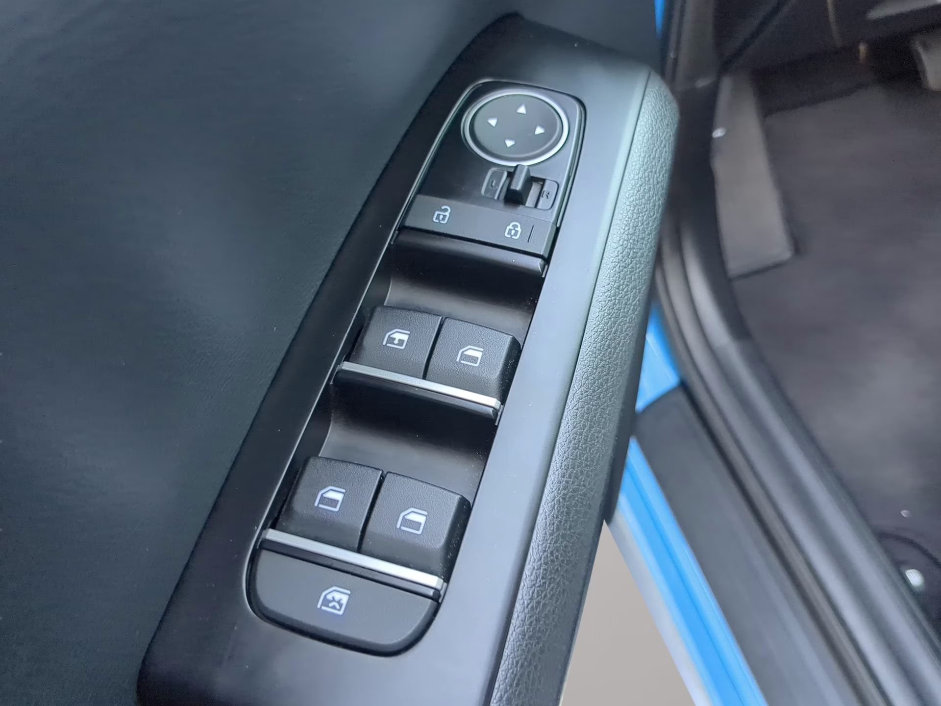 2024 Surf Blue W/Black Roof Kia Soul GT-Line FWD Hatchback