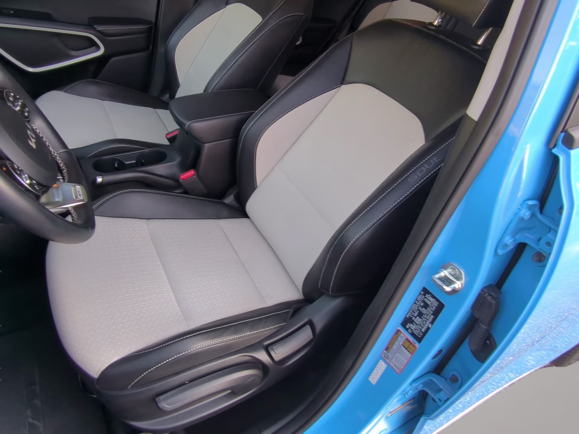 2024 Surf Blue W/Black Roof Kia Soul GT-Line FWD Hatchback