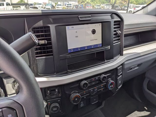 2026 Oxford White Ford Super Duty F-350 SRW XL 4X4 Truck