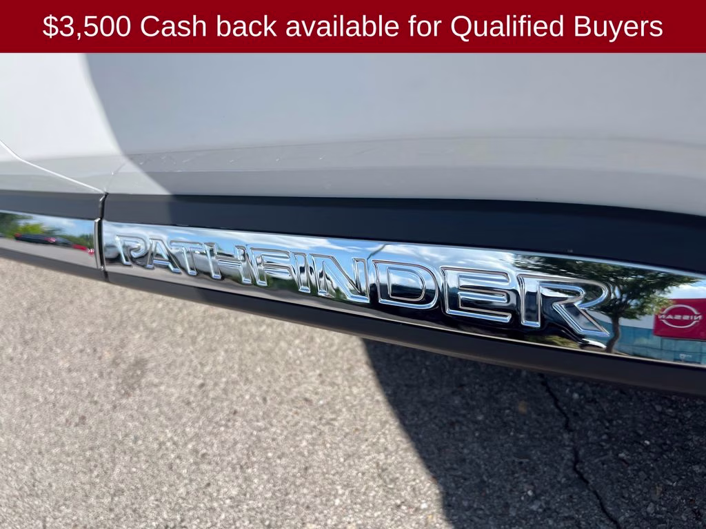 2026 Everest White Pearl Tricoat Nissan Pathfinder Platinum FWD SUV