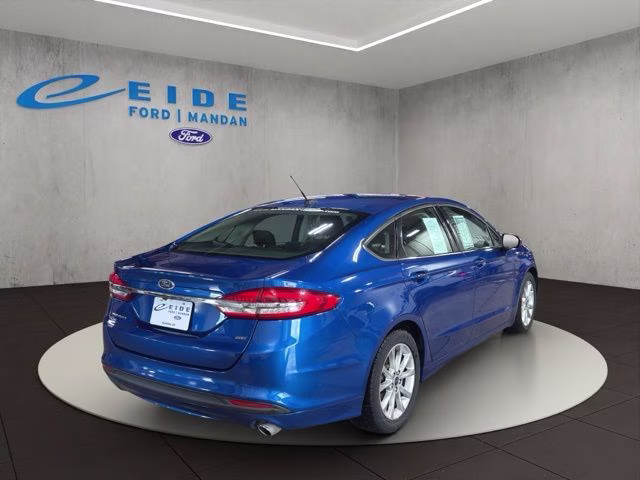 2017 Lightning Blue Ford Fusion SE FWD Sedan