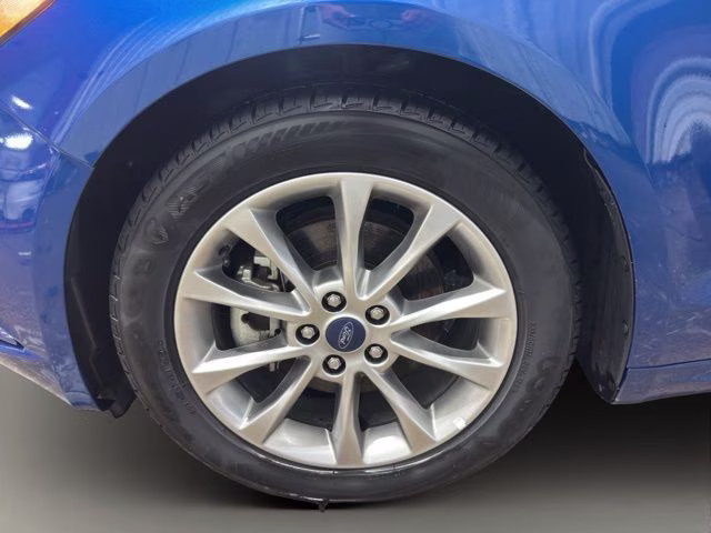 2017 Lightning Blue Ford Fusion SE FWD Sedan