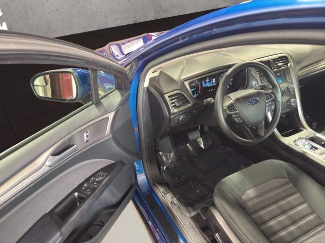 2017 Lightning Blue Ford Fusion SE FWD Sedan