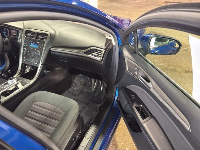 2017 Lightning Blue Ford Fusion SE FWD Sedan