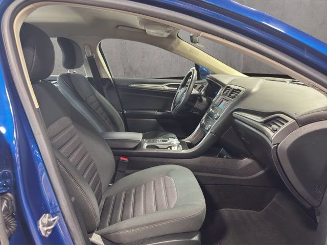 2017 Lightning Blue Ford Fusion SE FWD Sedan