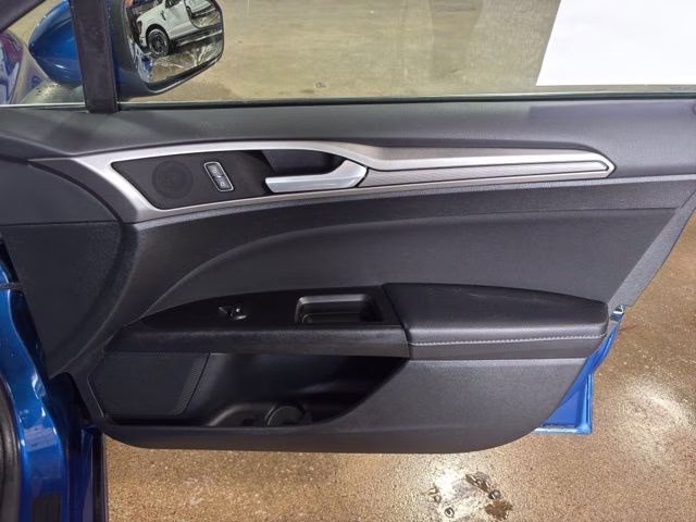 2017 Lightning Blue Ford Fusion SE FWD Sedan