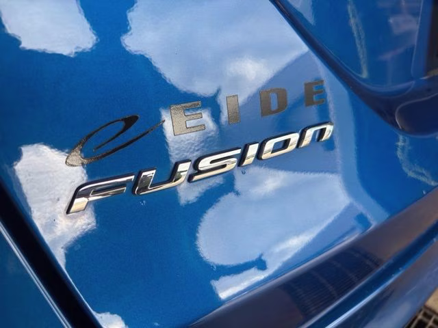2017 Lightning Blue Ford Fusion SE FWD Sedan