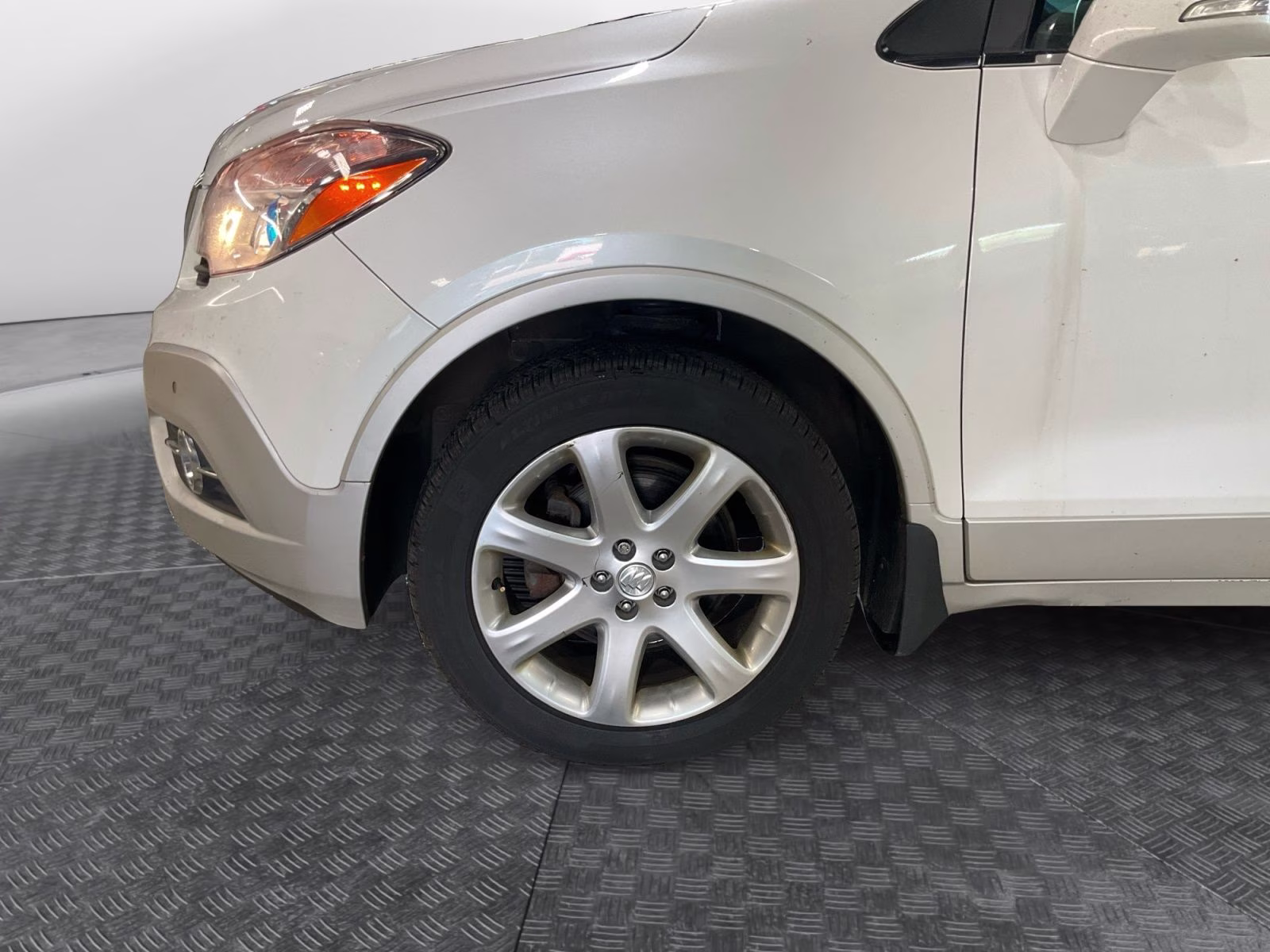 2015 White Pearl Metallic Buick Encore Premium AWD SUV