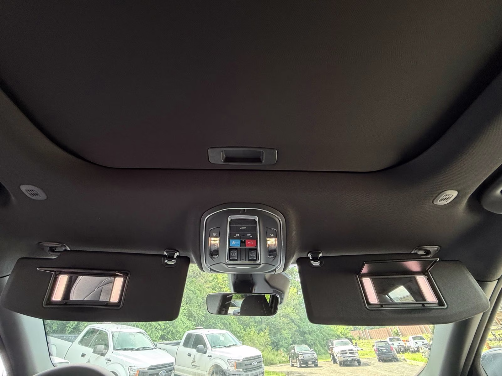 2026 Diamond Black Crystal Pearlcoat Jeep Grand Cherokee L Laredo 4X4 SUV