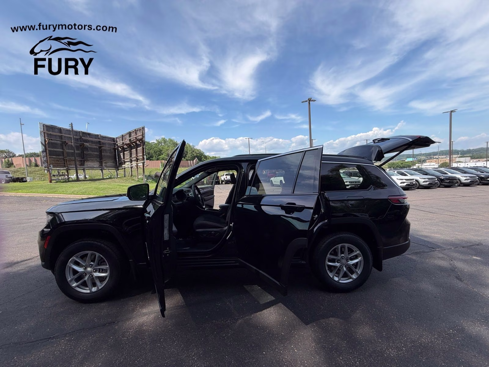 2026 Diamond Black Crystal Pearlcoat Jeep Grand Cherokee L Laredo 4X4 SUV
