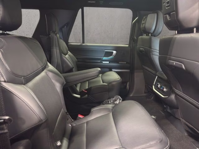 2027 Dark Matter Gray Metallic Ford Expedition Max Platinum 4X4 SUV